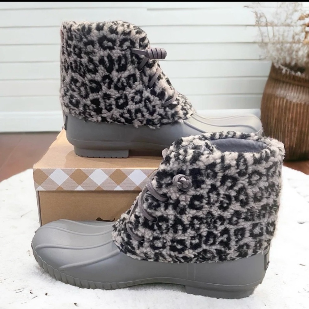 NEW Simply Southern Women’s Gray/Black Duck Boots - Size 7